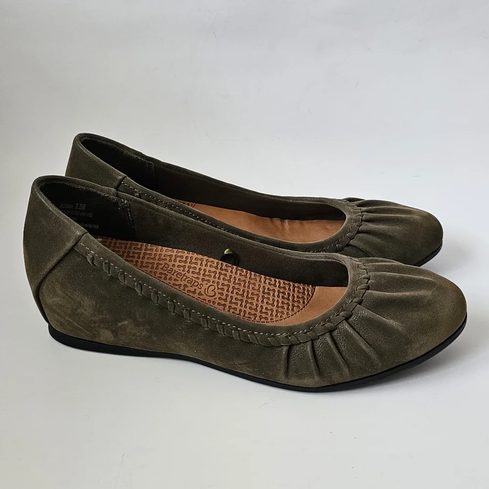 Baretraps Norma Olive Suede Whipstich Detail Hidden Wedge Heels Size 7½